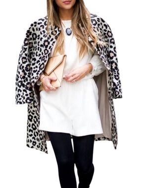 🦪Spring Leopard Print Chesterfield Coat, Size Small